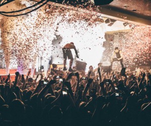 TWENTY ONE PILOTS zocken Mario Kart beim Konzert